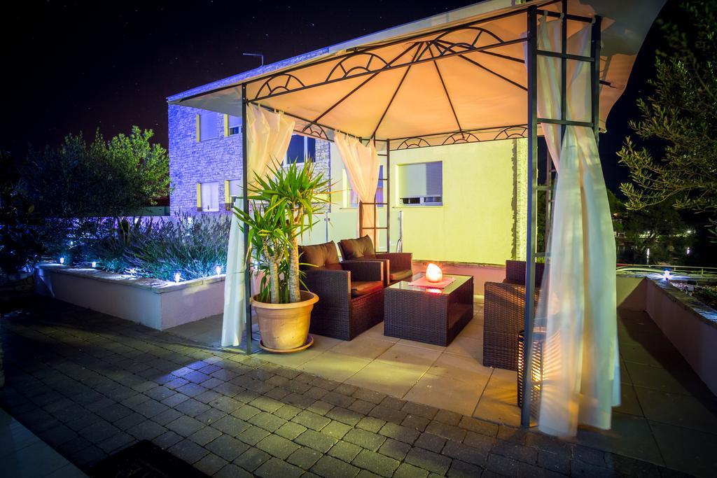 Apartment Falcon Stari Grad  Room photo
