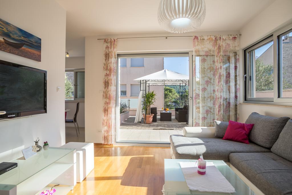 Apartment Falcon Stari Grad  Room photo