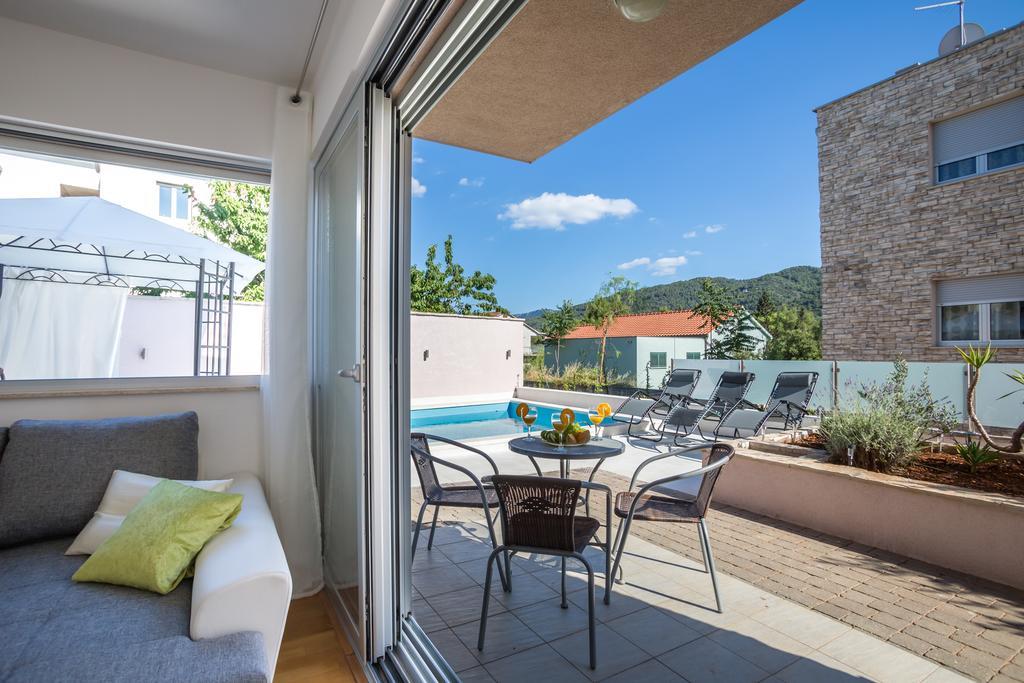 Apartment Falcon Stari Grad  Room photo