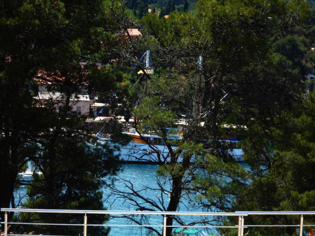 Apartment Falcon Stari Grad  Exterior photo